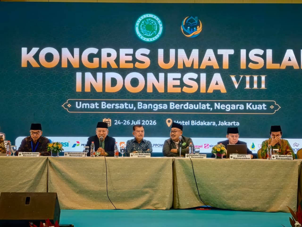 Jusuf Kalla Menghadiri Kongres Umat Islam Indonesia - Foto 5