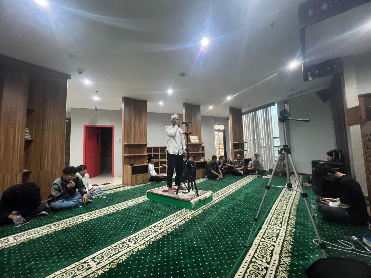 Lomba Azan HUT RI di Musholah Khazanah DMI