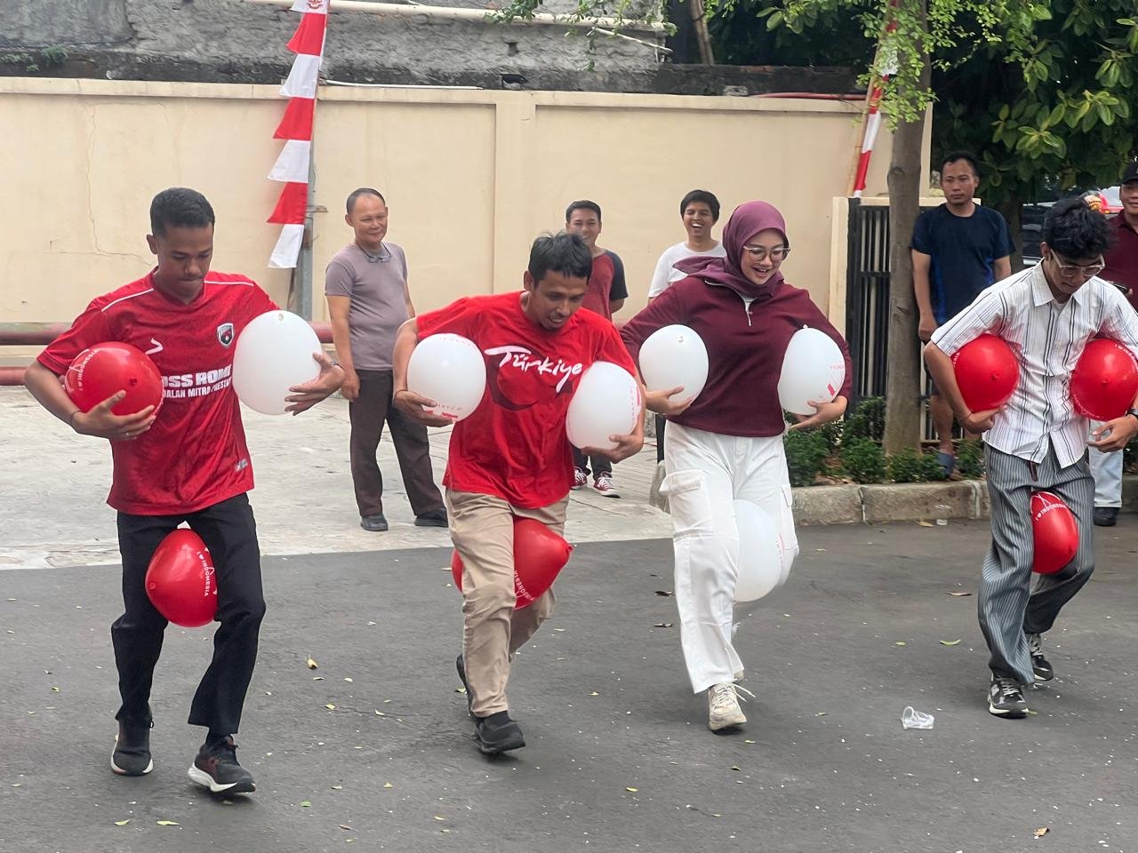 Lomba Agustusan Karyawan PP Dewan Masjid Indonesia - Foto 4